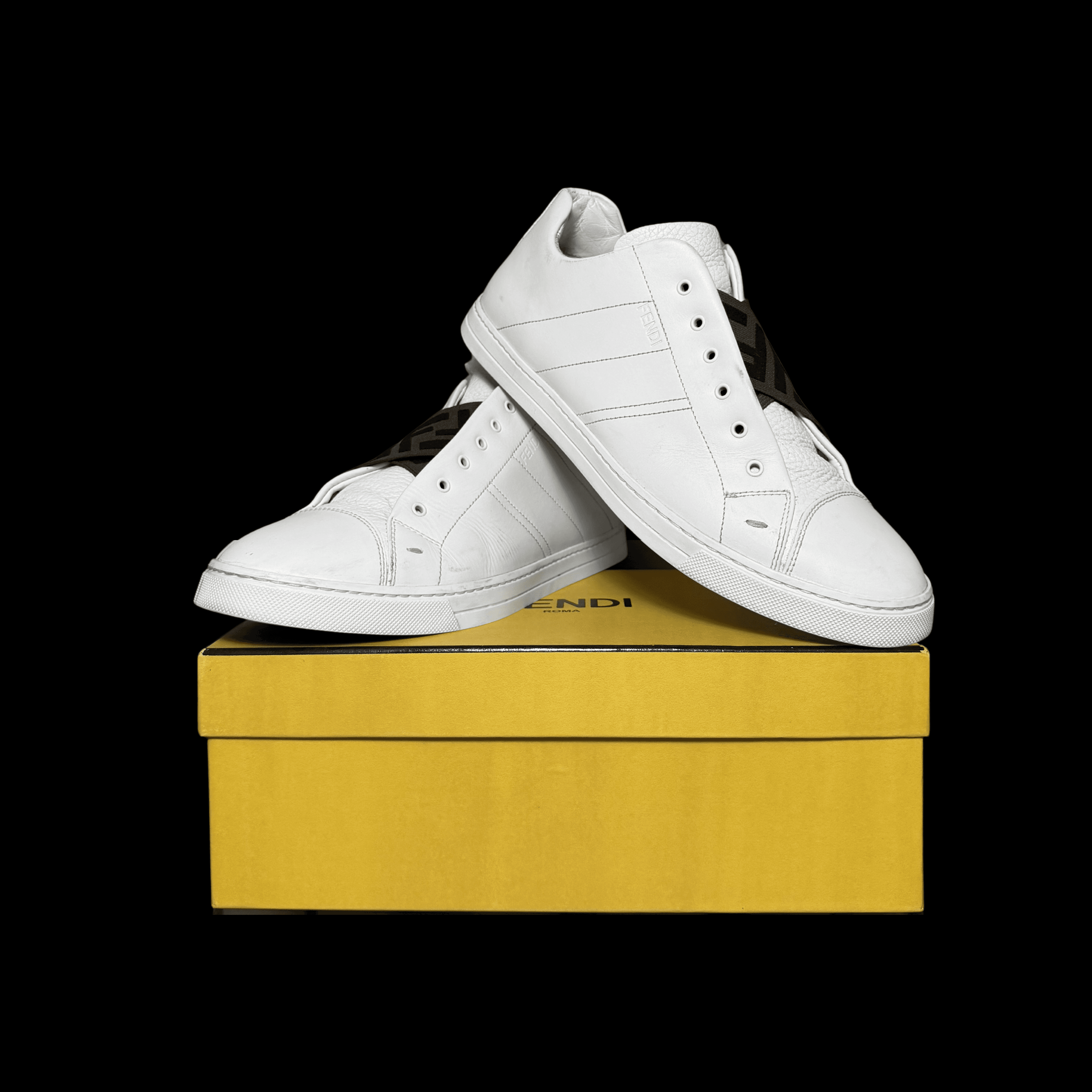Féndi Slip-On Leather Elastic Band